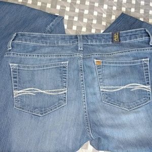 Aura jeans size 12 avg